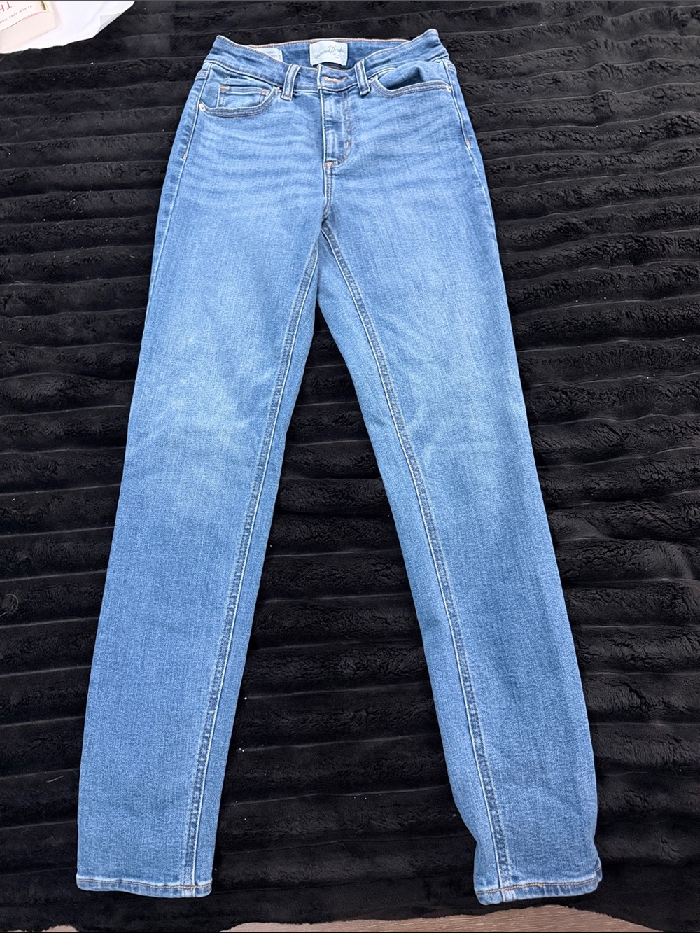 Universal Thread Light Blue Straight-Leg Women's Jeans
